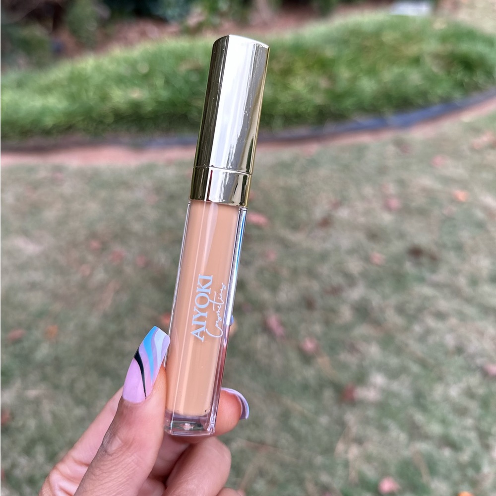 Creaseless concealer